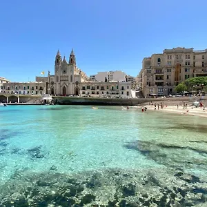 Hotel Bay, St. Julian's